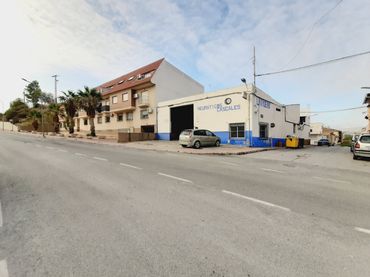 Nau industrial en venda a Avenida Doctor Pedro Guillen 10