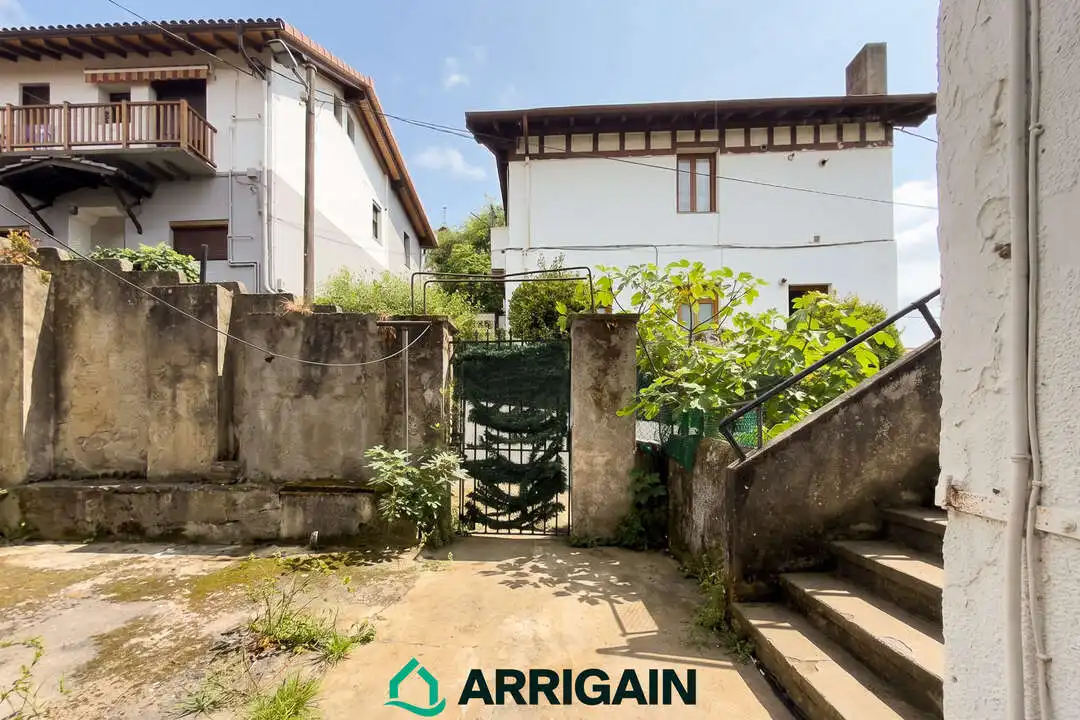 Vista exterior de Casa adosada en venta en Donostia - San Sebastián  con Calefacción, Jardín privado y Terraza