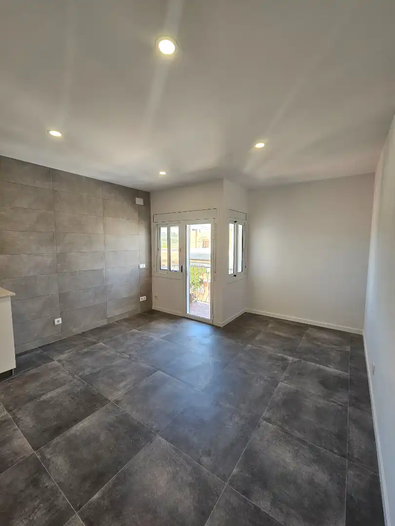Schlafzimmer von Wohnung zum Verkauf in Torredembarra mit Ofen und Balkon