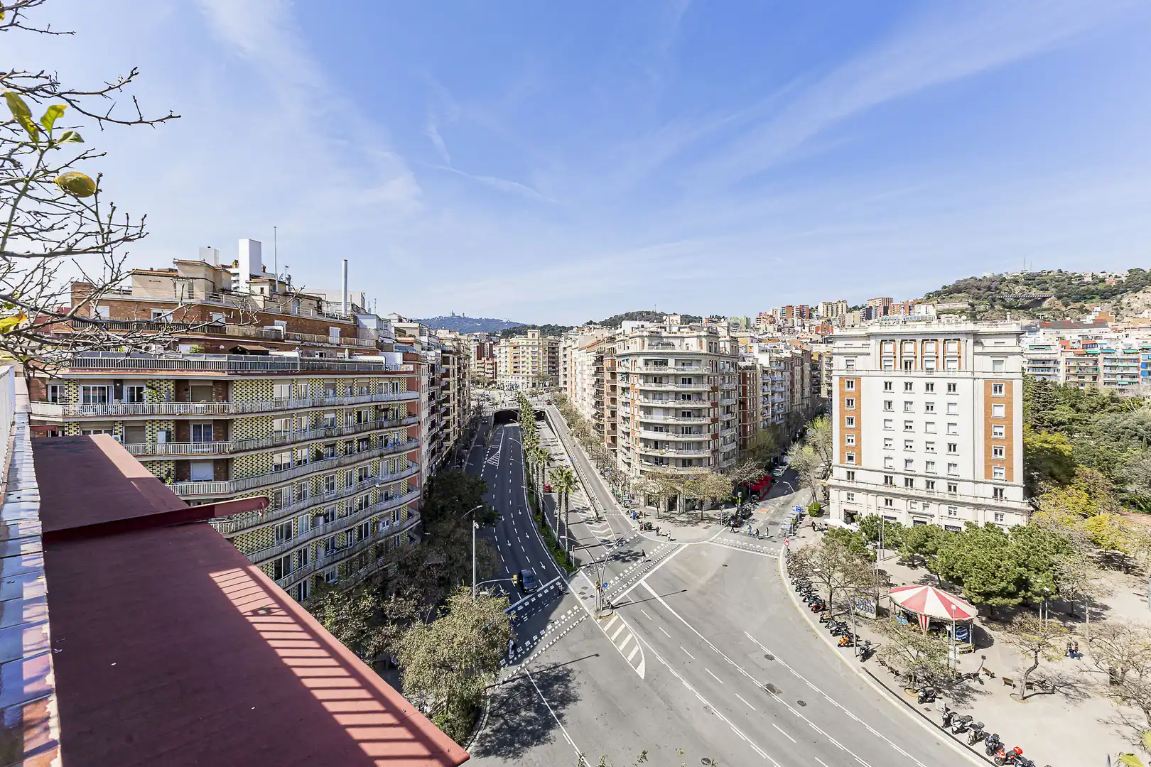 Außenansicht von Dachboden zum Verkauf in Barcelona mit Klimaanlage, Heizung und Parkett