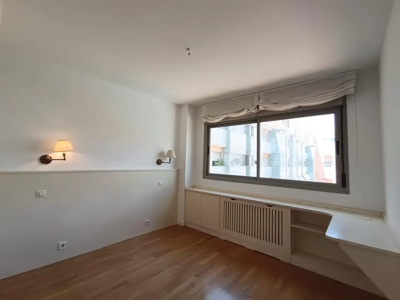 Bedroom of Flat for sale in Madrid  with Air Conditioner, Heating and Terrace