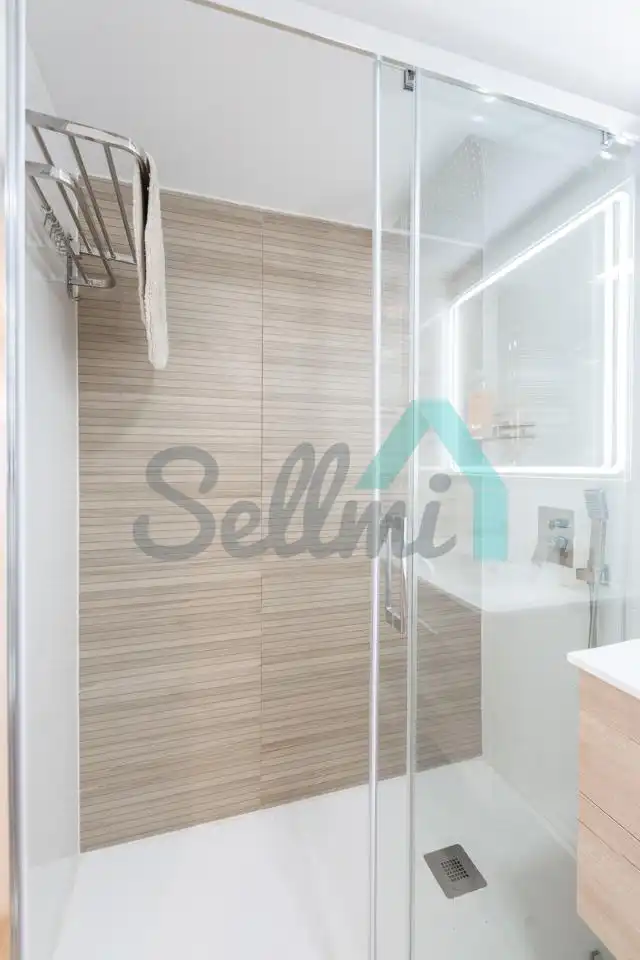 Baño de Piso de alquiler en Gijón  con Calefacción, Amueblado y Internet