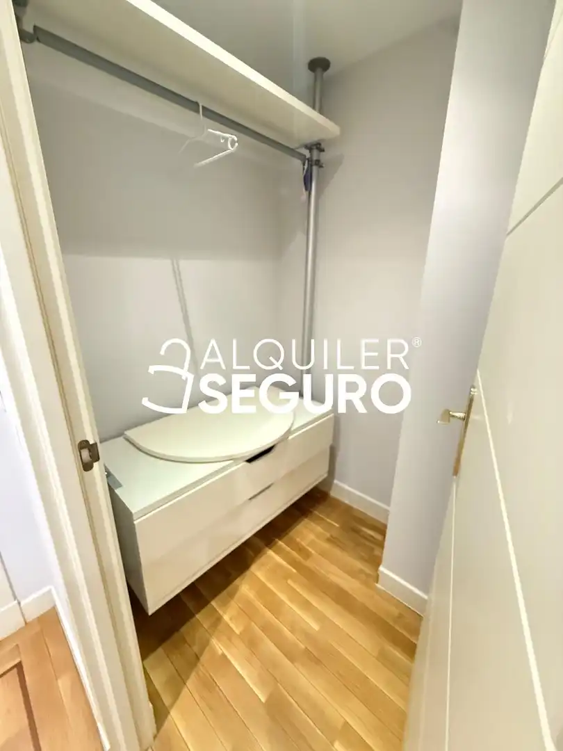 Habitación de Piso de alquiler en Madrid con Aire acondicionado, Calefacción y Piscina