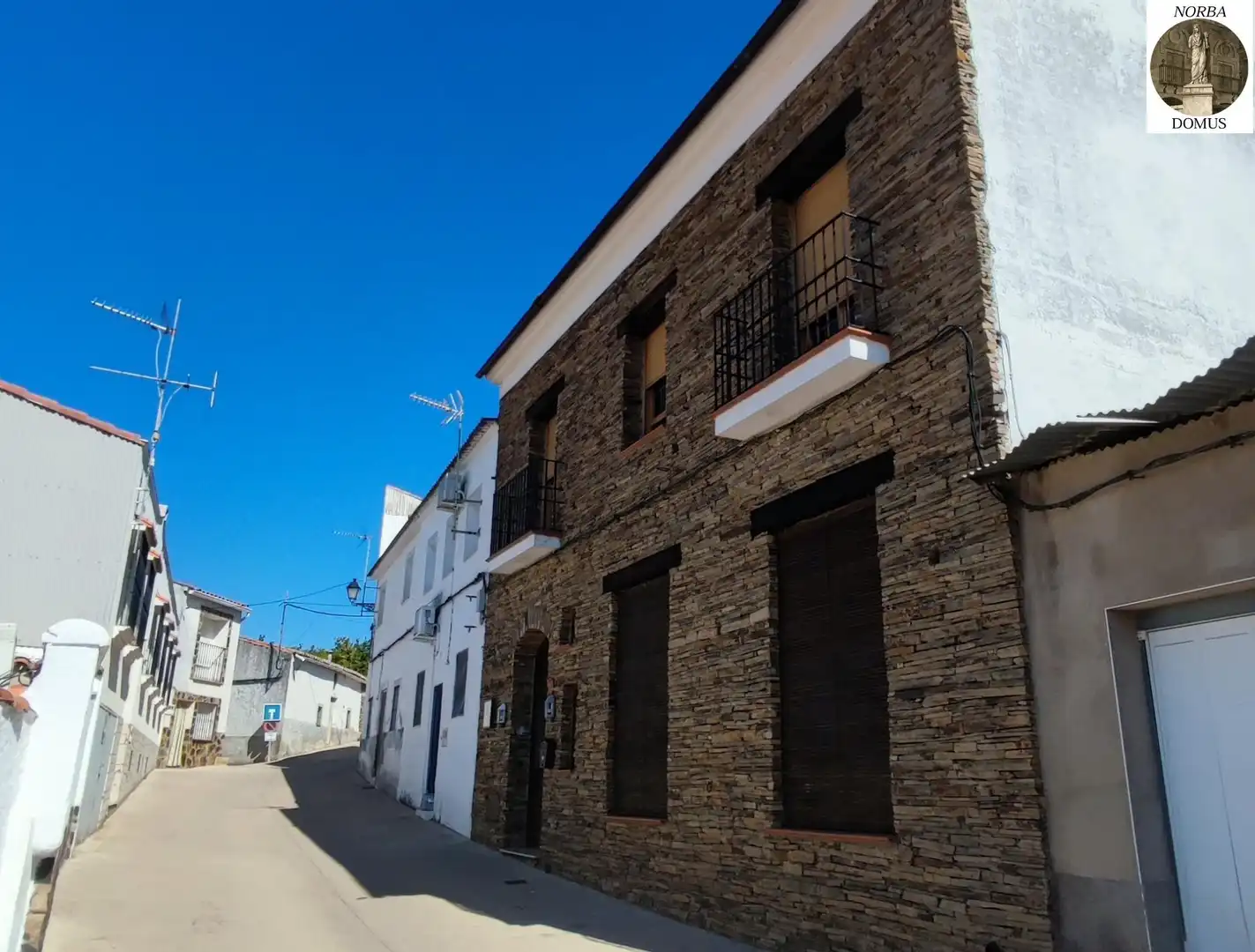 Exterior view of Country homes for sale in Talaván  with Air Conditioner, Heating and Furnished