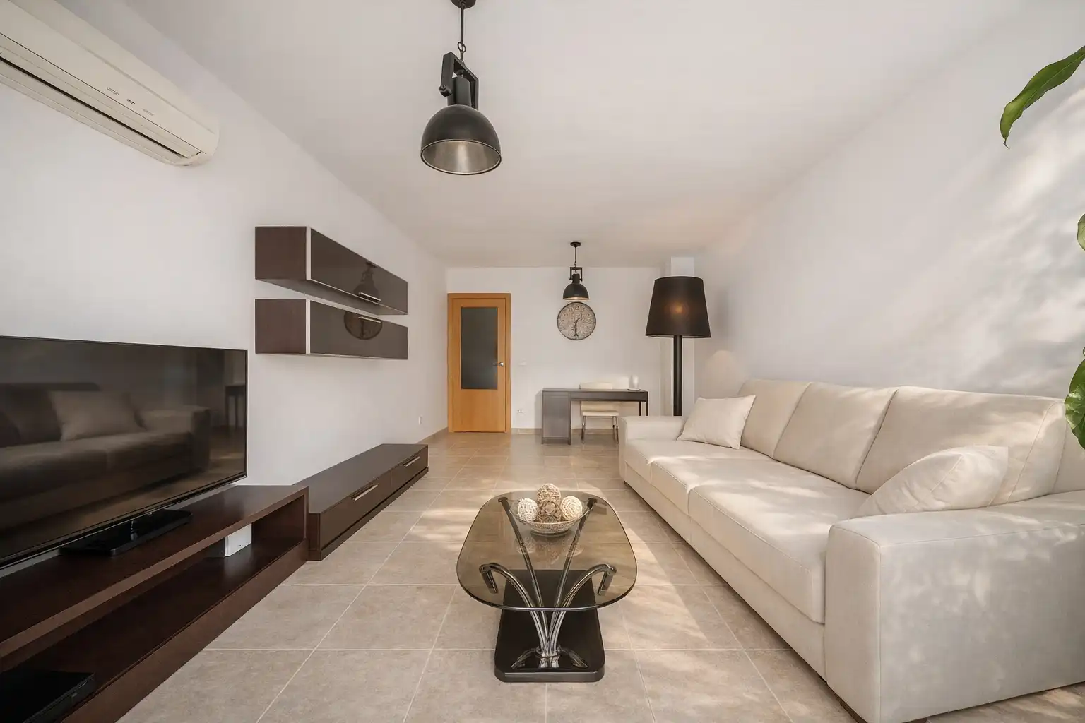 Sala de estar de Piso en venta en Roses con Aire acondicionado, Calefacción y Amueblado
