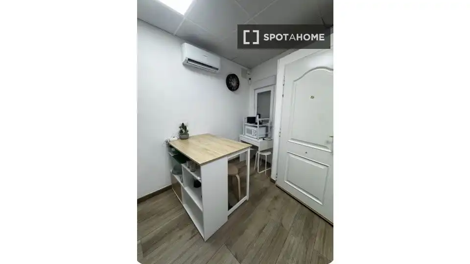 Bedroom of Apartments for share in Leganés  with Air Conditioner, Terrace and Furnished