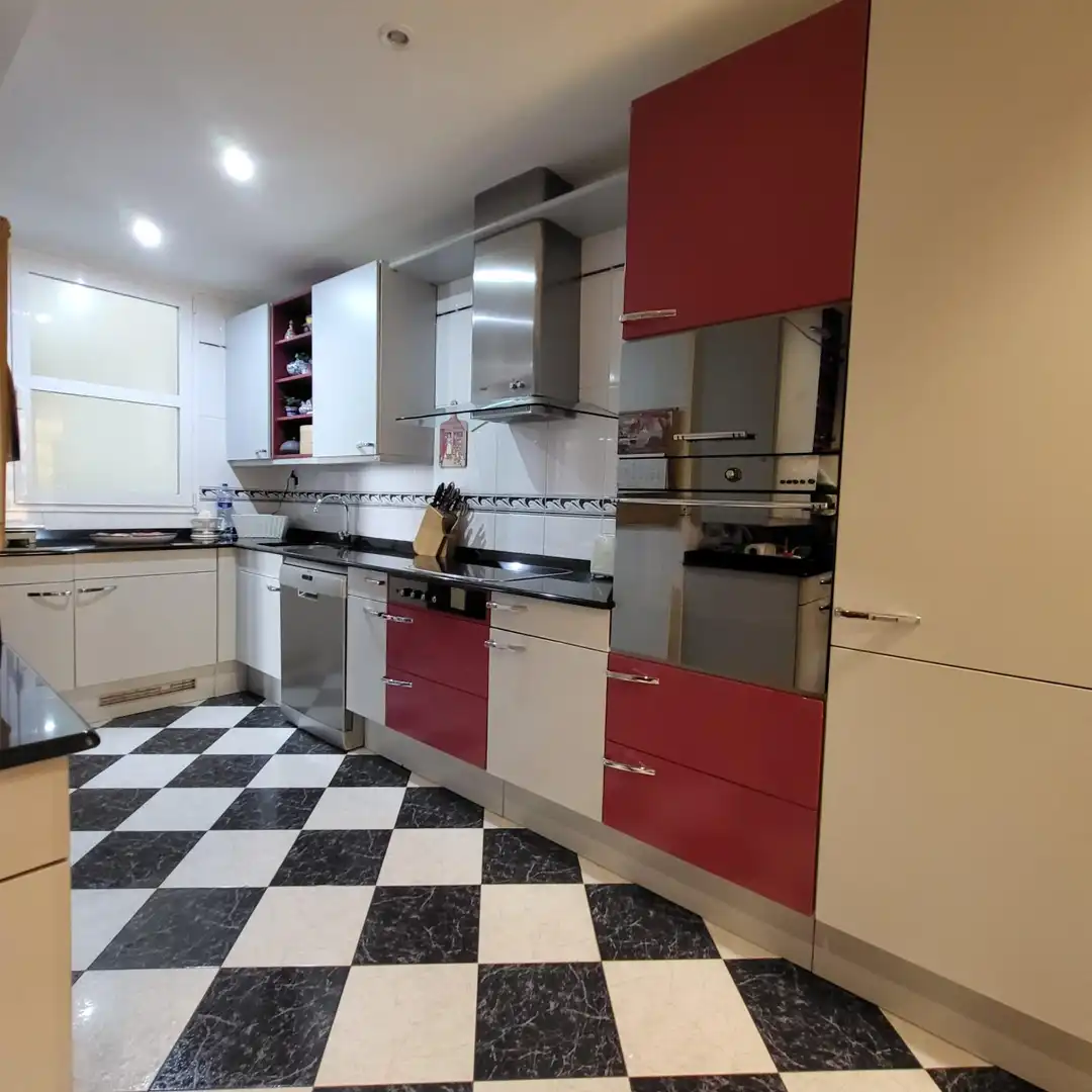 Cocina de Piso en venta en Bilbao  con Calefacción y Trastero