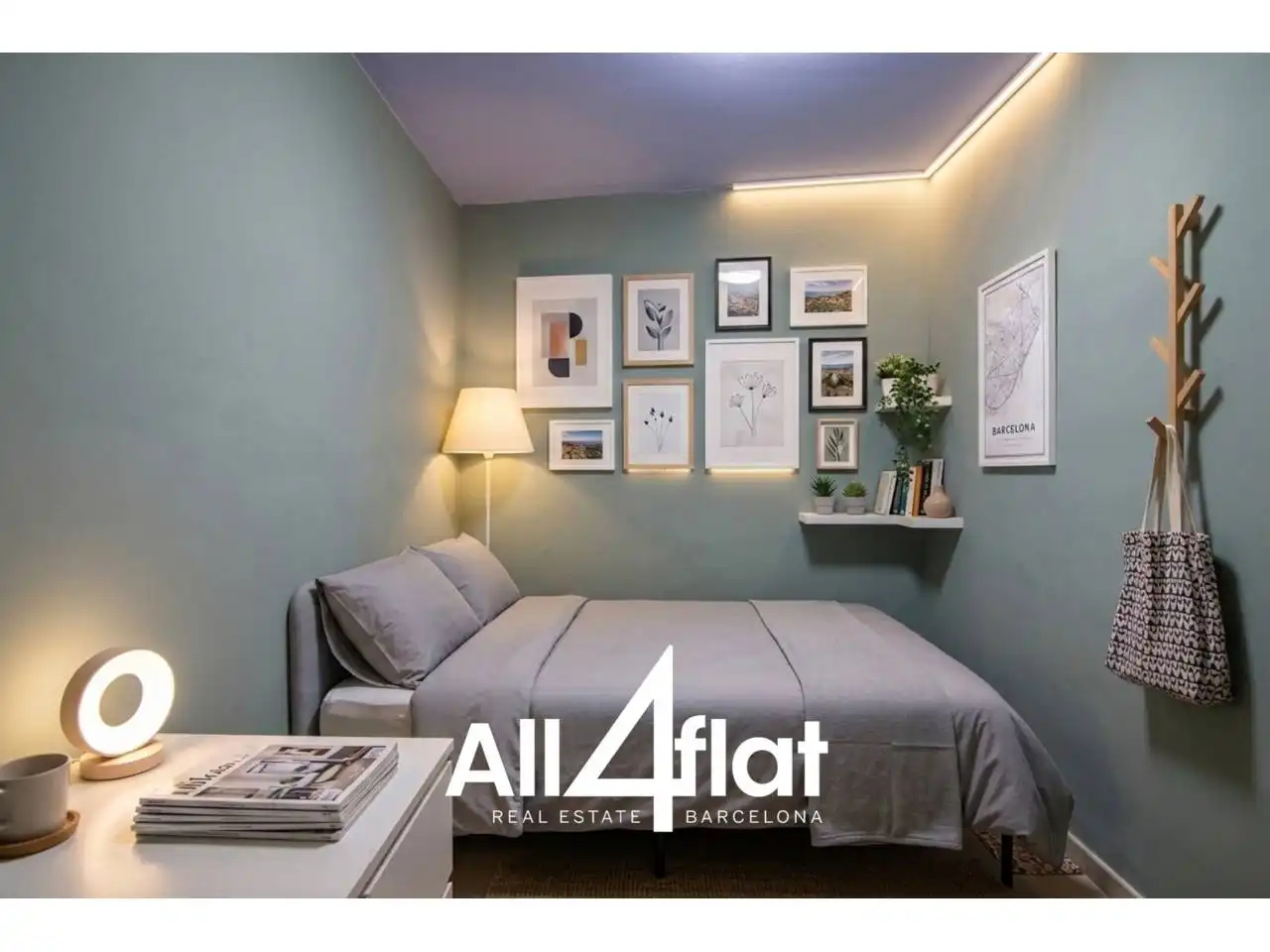Bedroom of Apartments for sale in Barcelona  with Heating, Furnished and Balcony