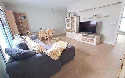 Living room of Flat to rent in Las Palmas de Gran Canaria  with Parquet flooring, Furnished and Oven