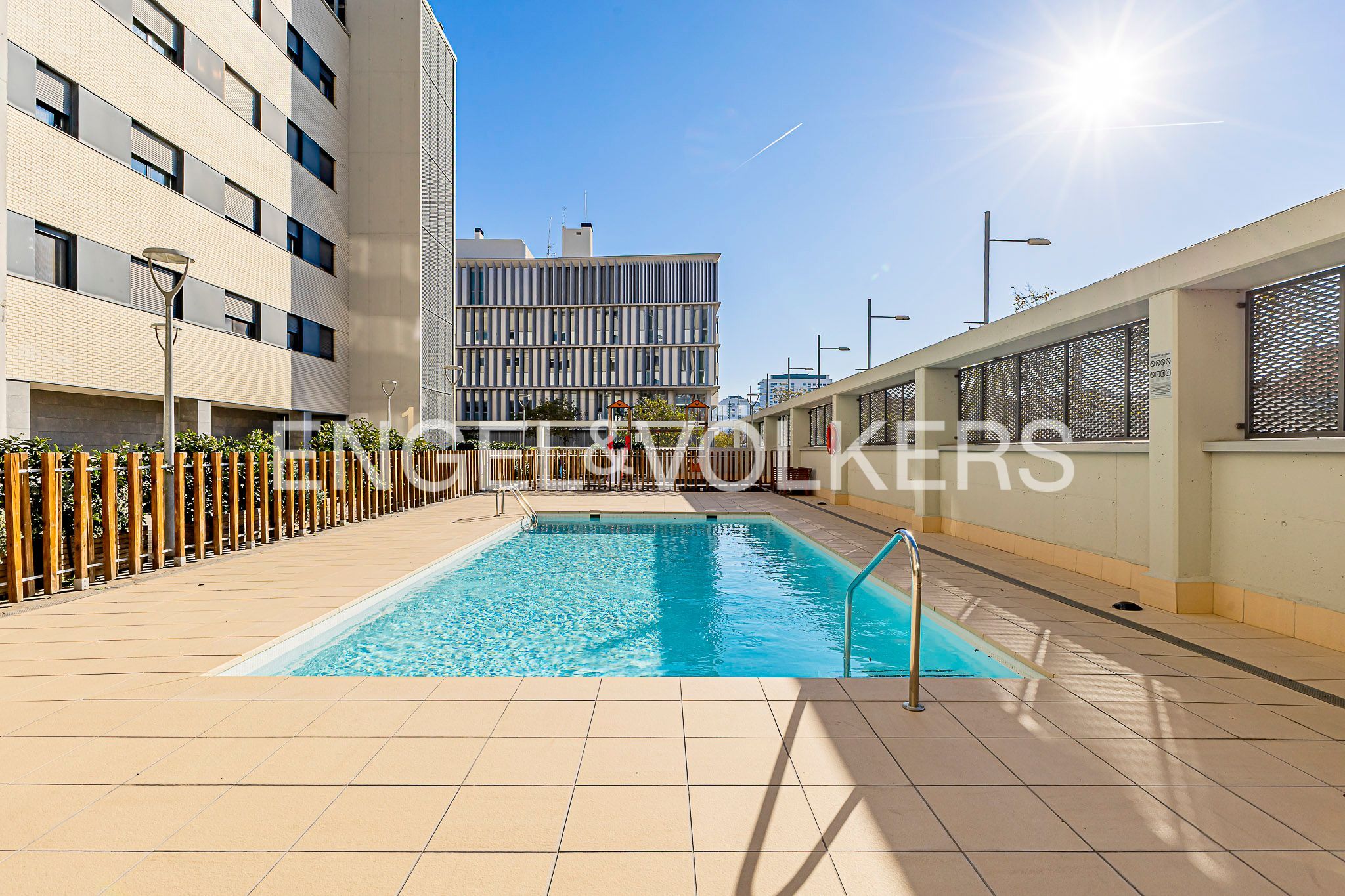 Piscina de Apartamento en venta en Badalona con Aire acondicionado, Calefacción y Parquet