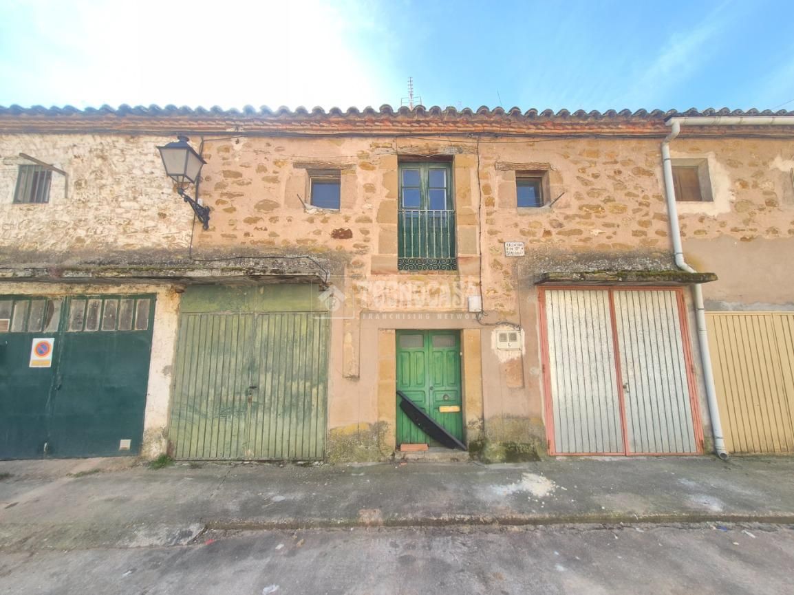 Außenansicht von Country house zum Verkauf in Sigüenza