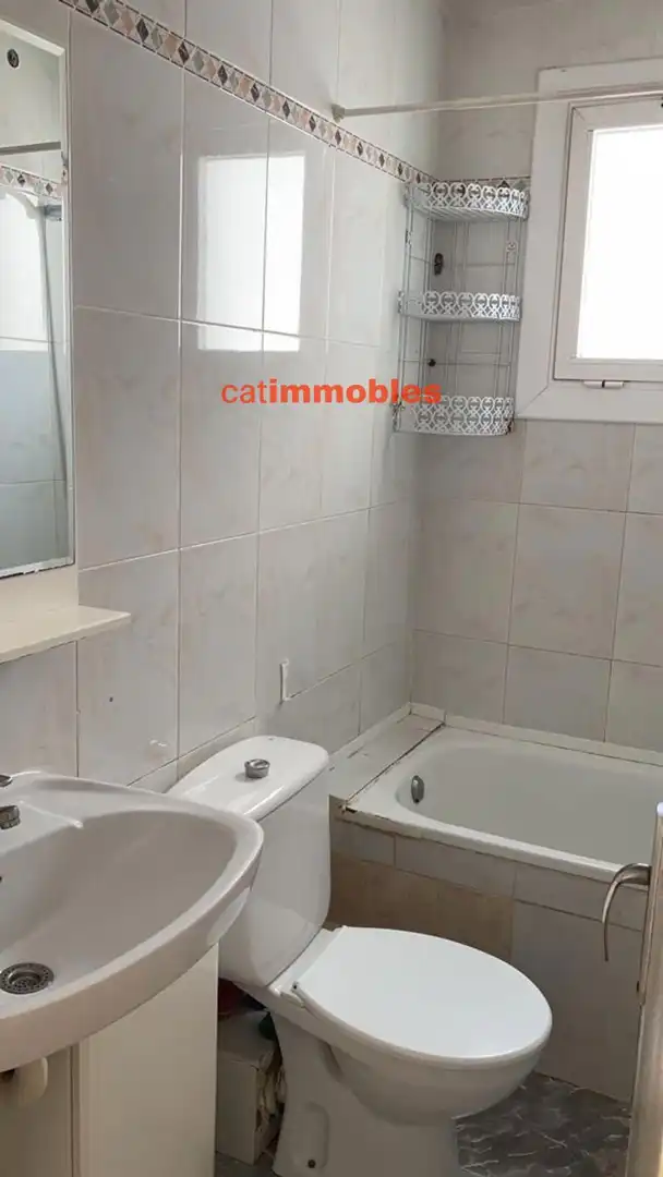 Bany de Edifici en venda en L'Hospitalet de Llobregat