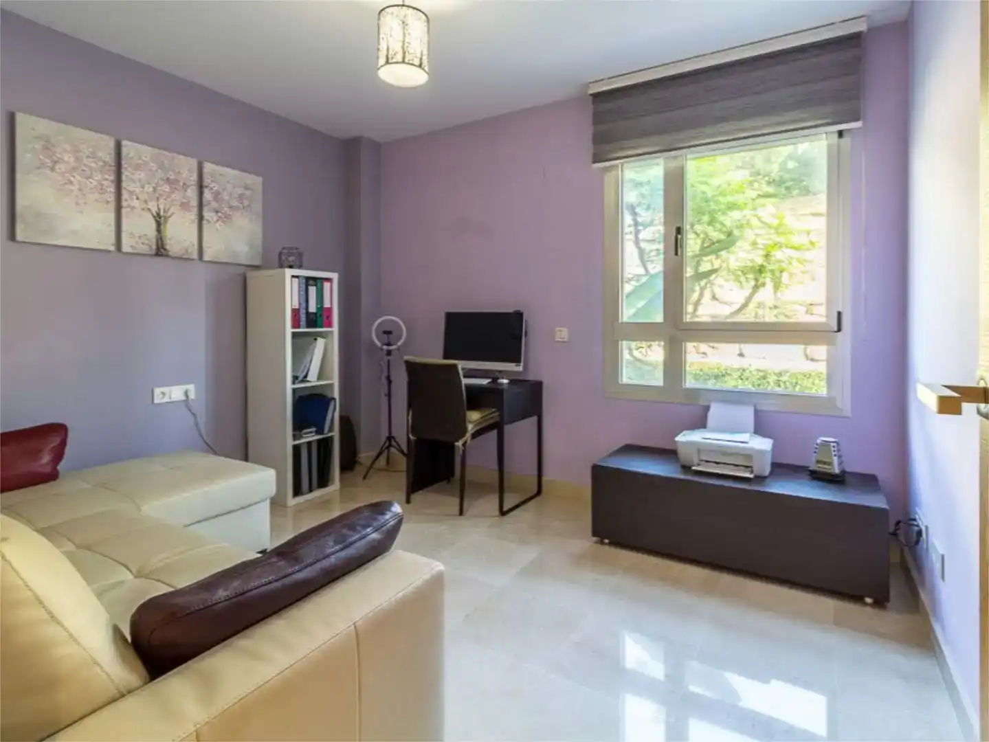 Living room of Flat for sale in Benahavís  with Air Conditioner, Private garden and Parquet flooring