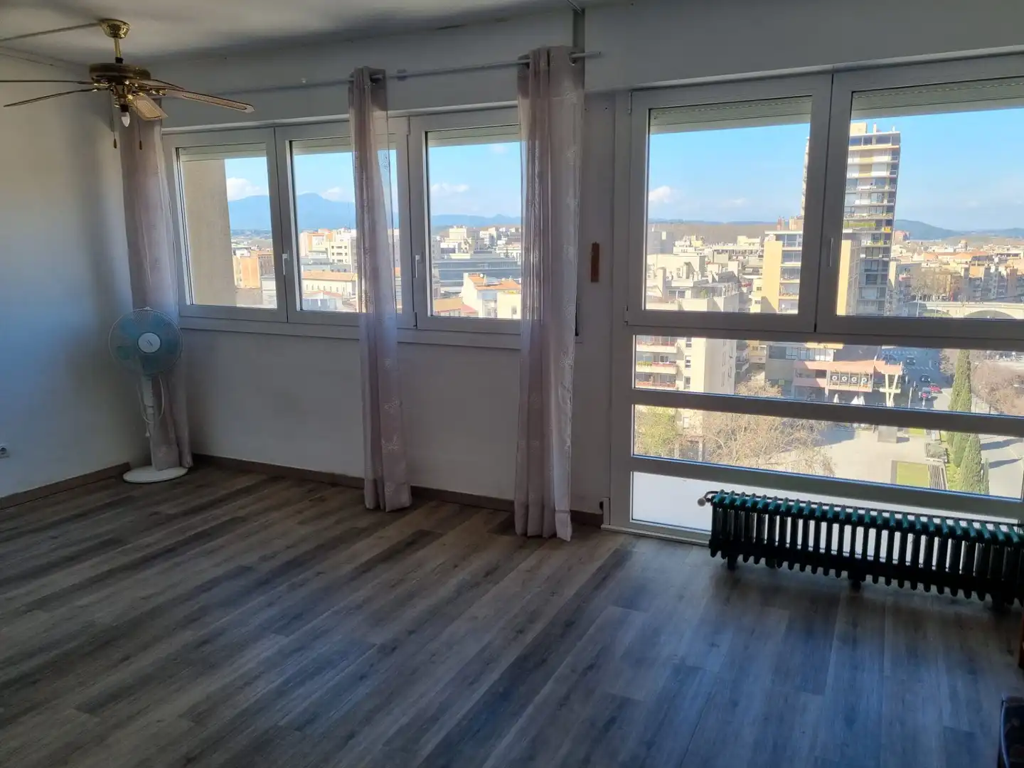 Habitación de Piso en venta en Girona con Calefacción, Terraza y Internet