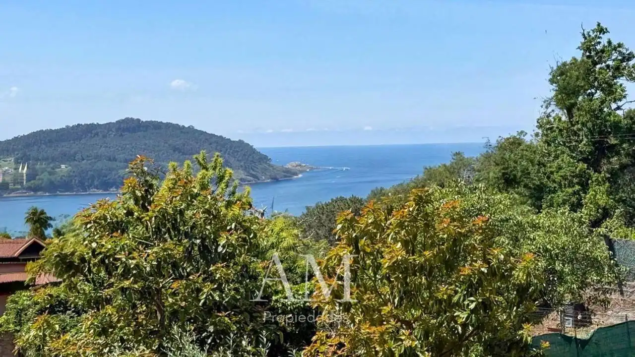 Casa o xalet en venda en Vigo  amb Calefacció, Jardí privat i Terrassa