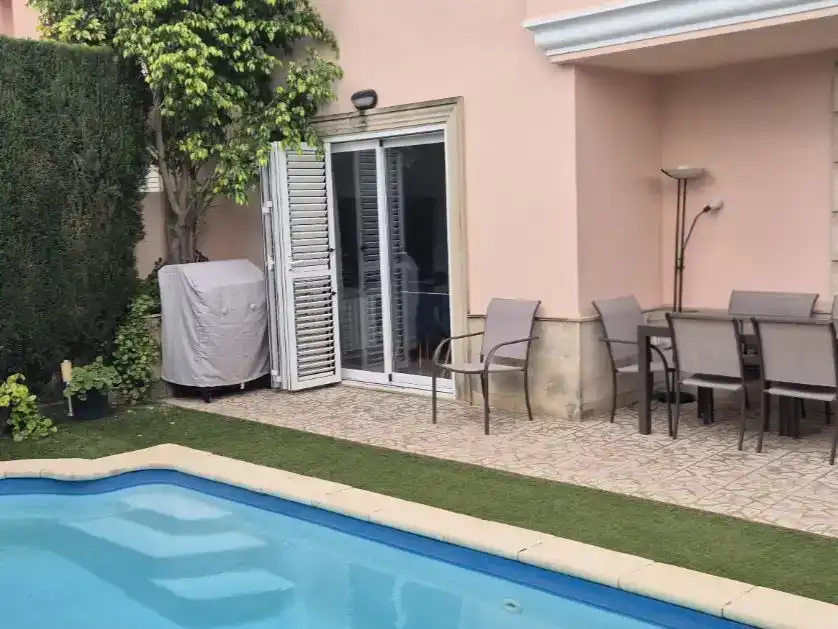 Piscina de Casa adosada en venda en Benidorm amb Aire condicionat, Piscina i Balcó