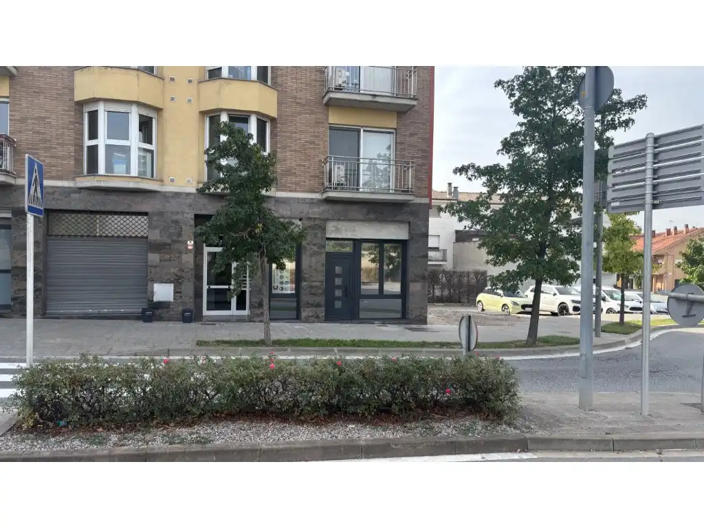 Außenansicht von Erdgeschoss zum Verkauf in Manlleu, Barcelona