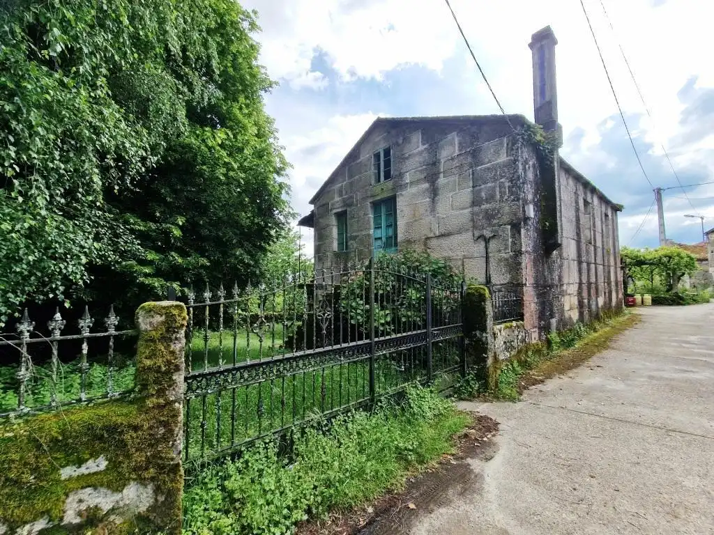 Vista exterior de Finca rústica en venda en Piñor amb Jardí privat i Balcó