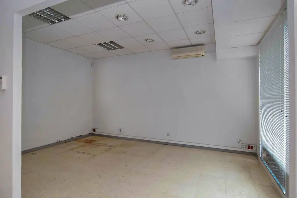 Local comercial en venda a C/ Camp del Mar, imagen 10