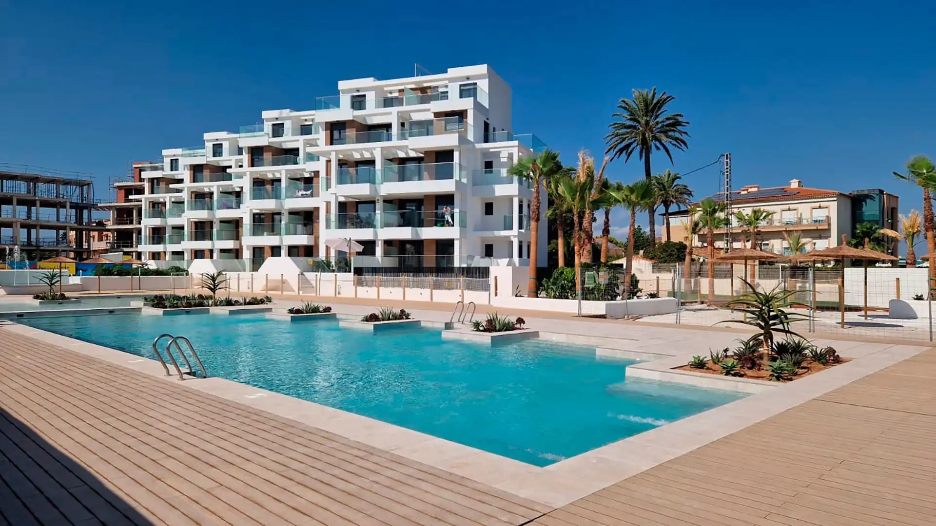 Piscina de Ático en venta en Dénia con Aire acondicionado, Calefacción y Piscina comunitaria