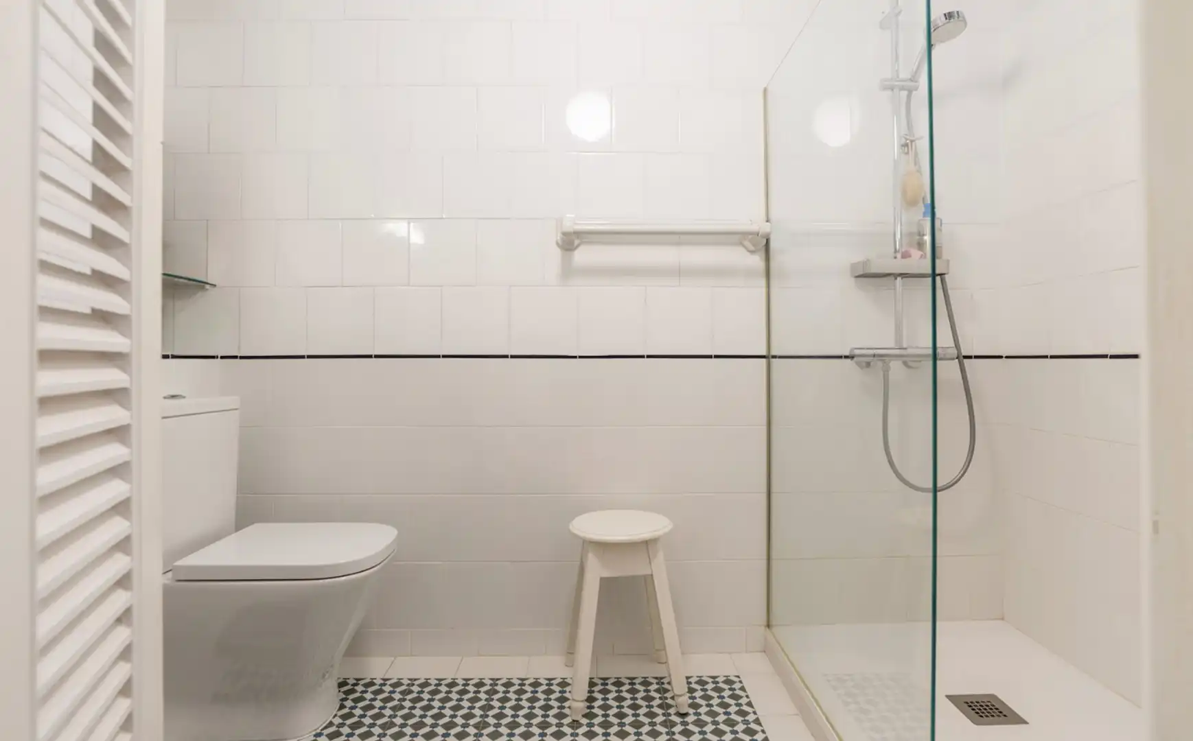 Bathroom of Flat for sale in Madrid  with Air Conditioner, Heating and Private garden