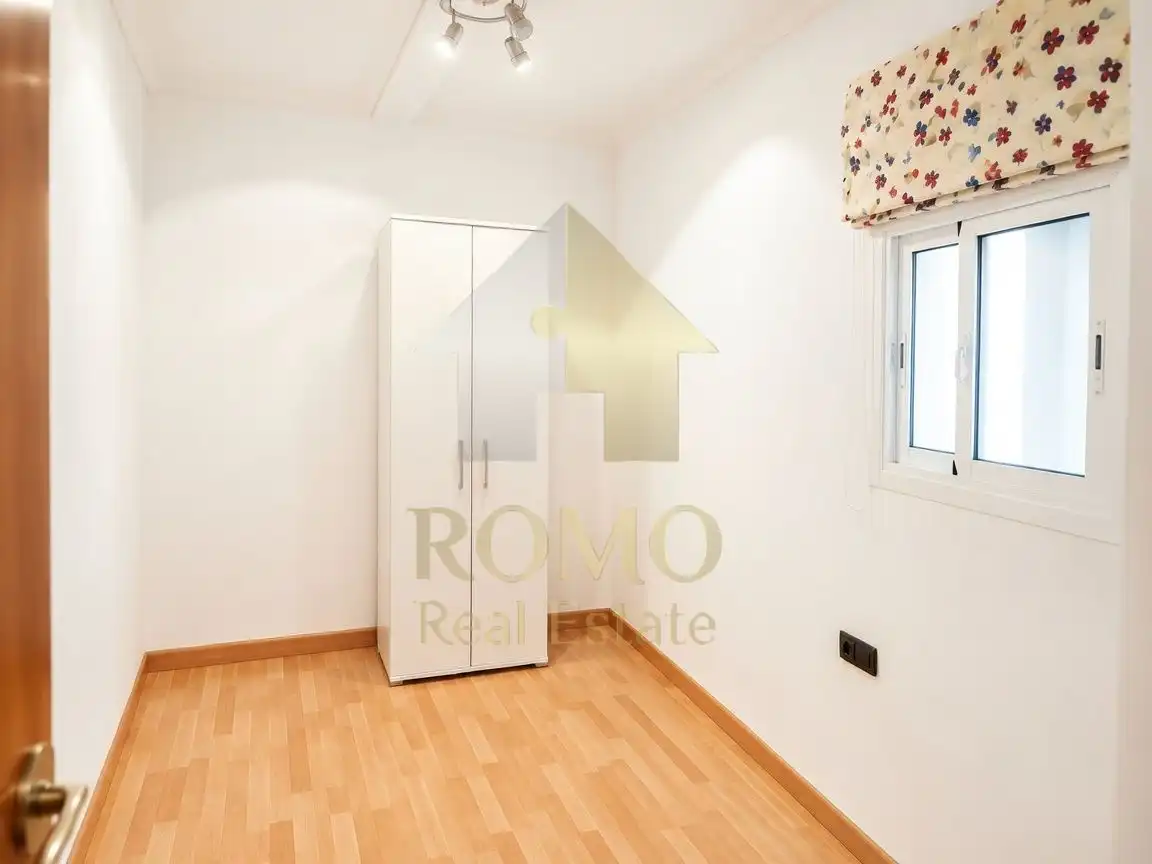 Flat for sale in Carrer del Cadí, imagen 5