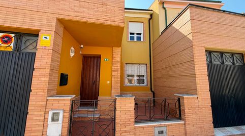 Foto 2 de Casa adosada en venta en Calle Enrique Granados, 2, Campillos, Málaga