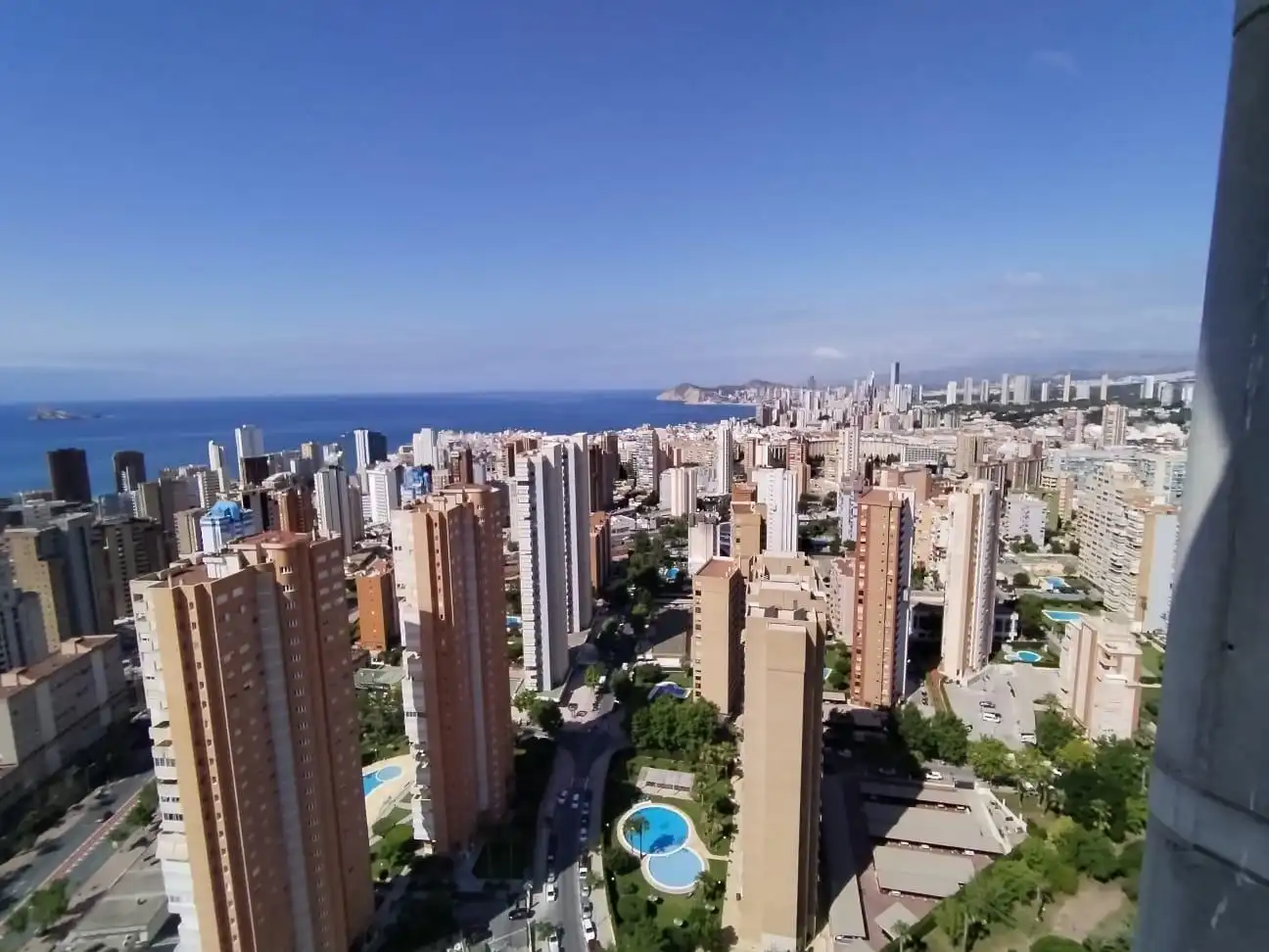 Vista exterior de Pis en venda en Benidorm amb Aire condicionat, Moblat i Piscina comunitària