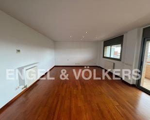 Living room of Attic to rent in Sant Just Desvern  with Air Conditioner, Terrace and Balcony