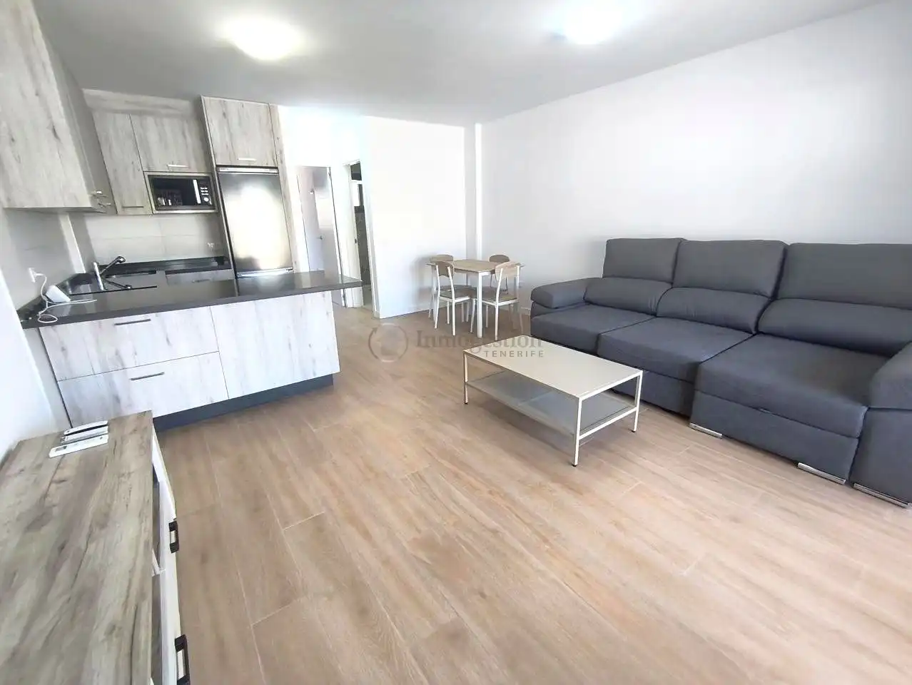 Sala de estar de Apartamento de alquiler en Arona con Aire acondicionado, Terraza y Amueblado