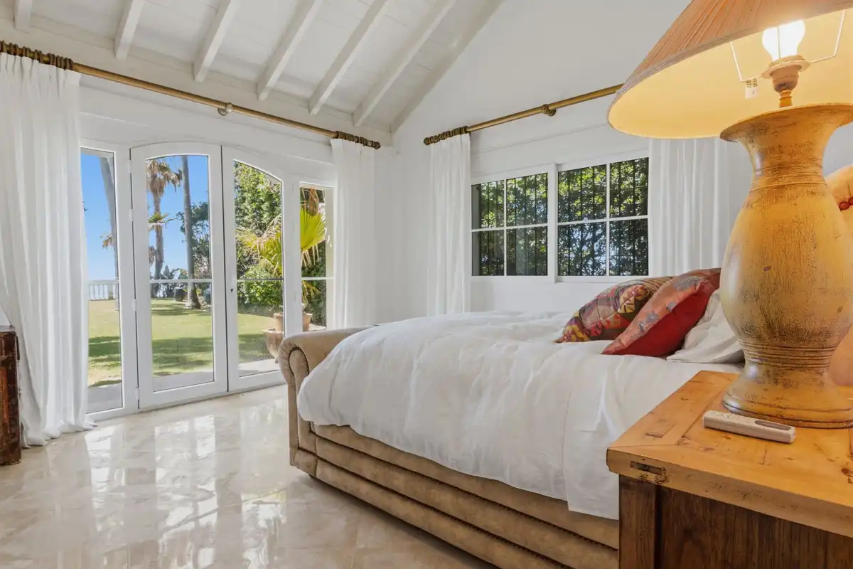 Dormitori de Casa o xalet de lloguer en Estepona amb Aire condicionat, Jardí privat i Terrassa