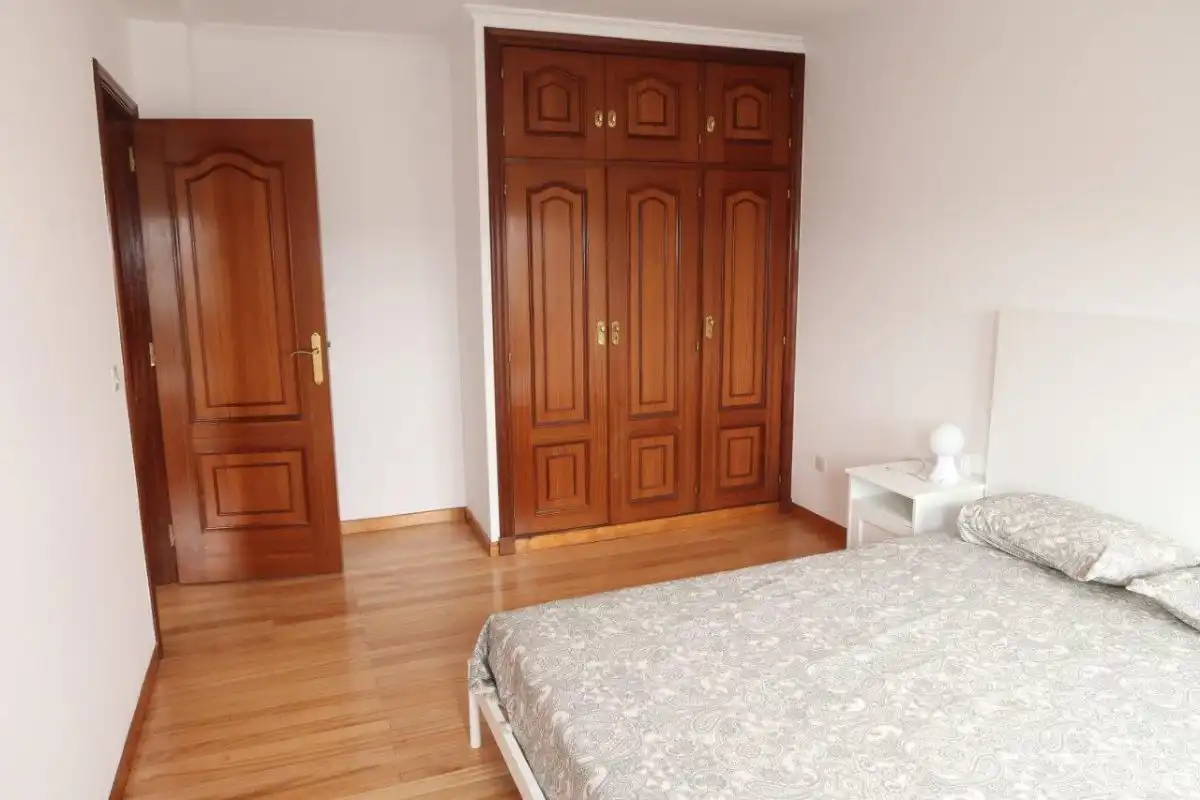 Wohnung zur Miete in Pasaje al Burgo, Eirís