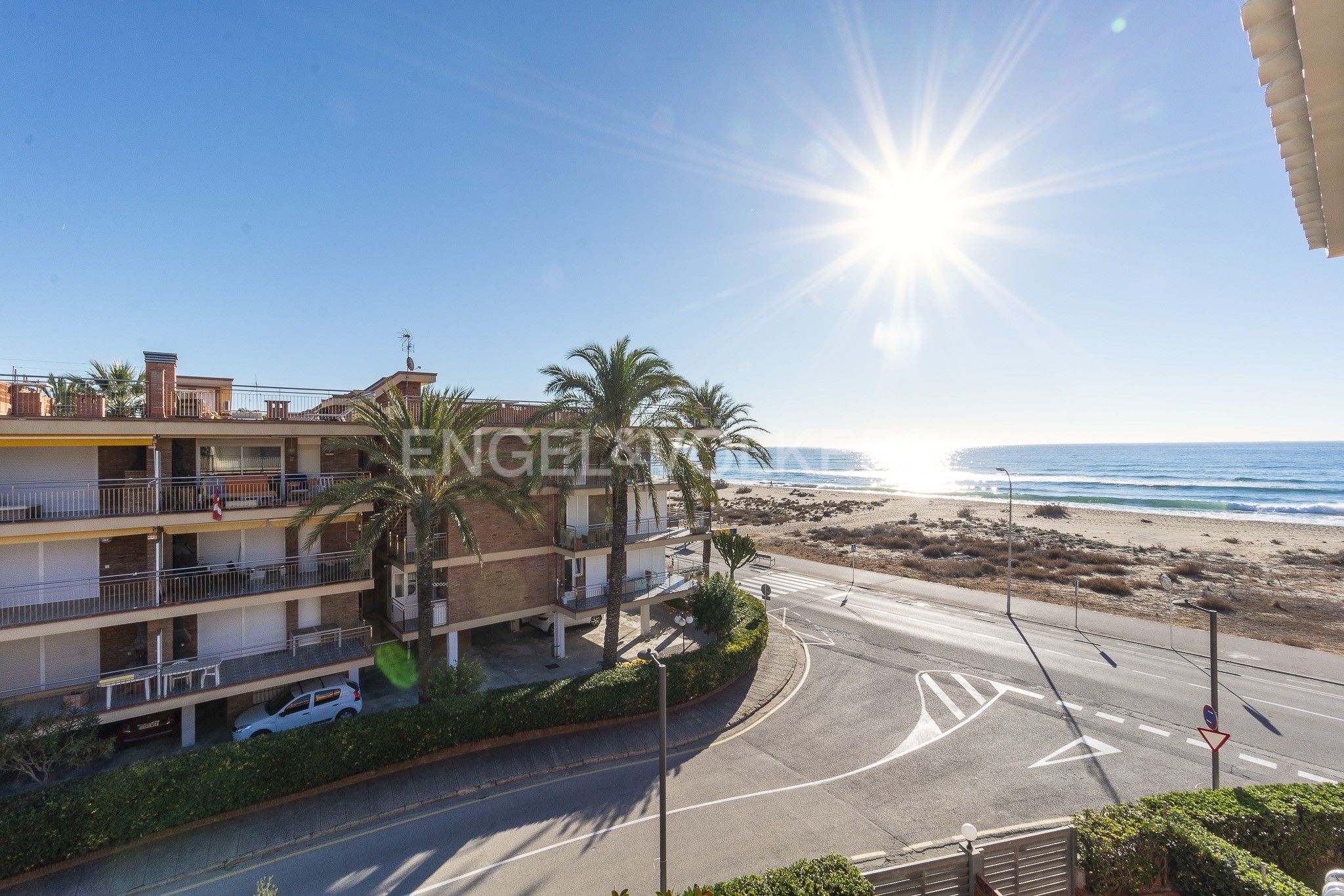 Vista exterior de Ático en venta en Castelldefels con Aire acondicionado, Calefacción y Terraza