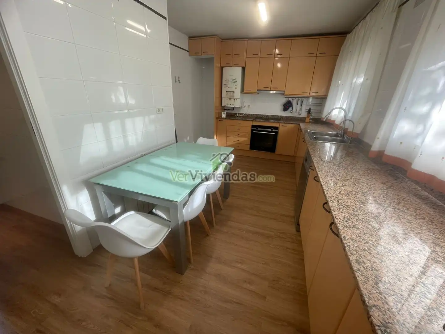 Cocina de Casa adosada en venta en Martorell con Aire acondicionado, Calefacción y Jardín privado