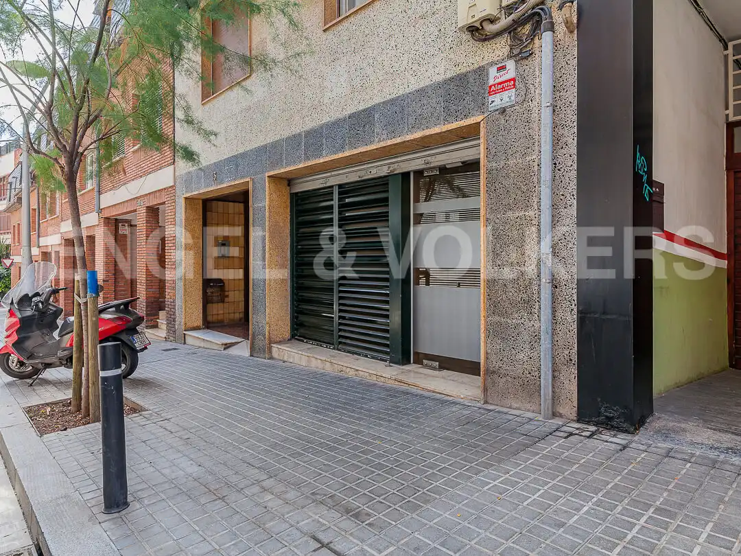 Vista exterior de Oficina en venda en Barcelona