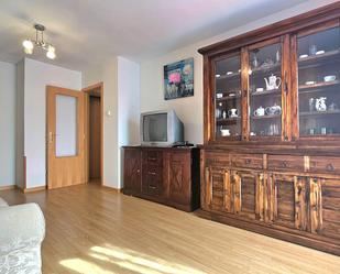 Living room of Flat for sale in Parla  with Terrace, Swimming Pool and Balcony
