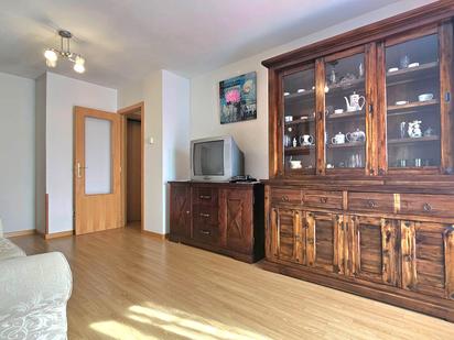 Living room of Flat for sale in Parla  with Terrace, Swimming Pool and Balcony