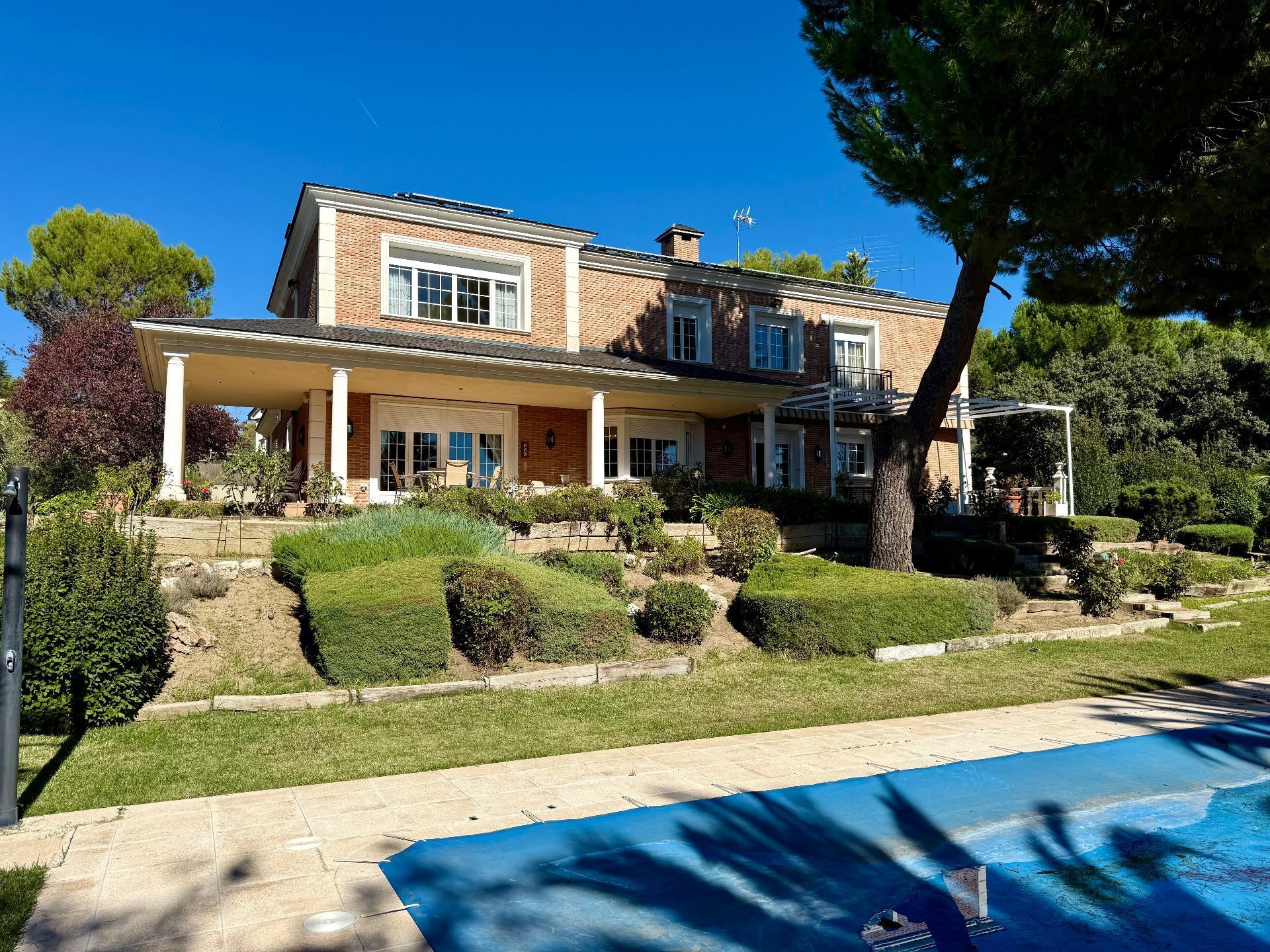 Exterior view of House or chalet for sale in Boadilla del Monte  with Air Conditioner, Heating and Private garden