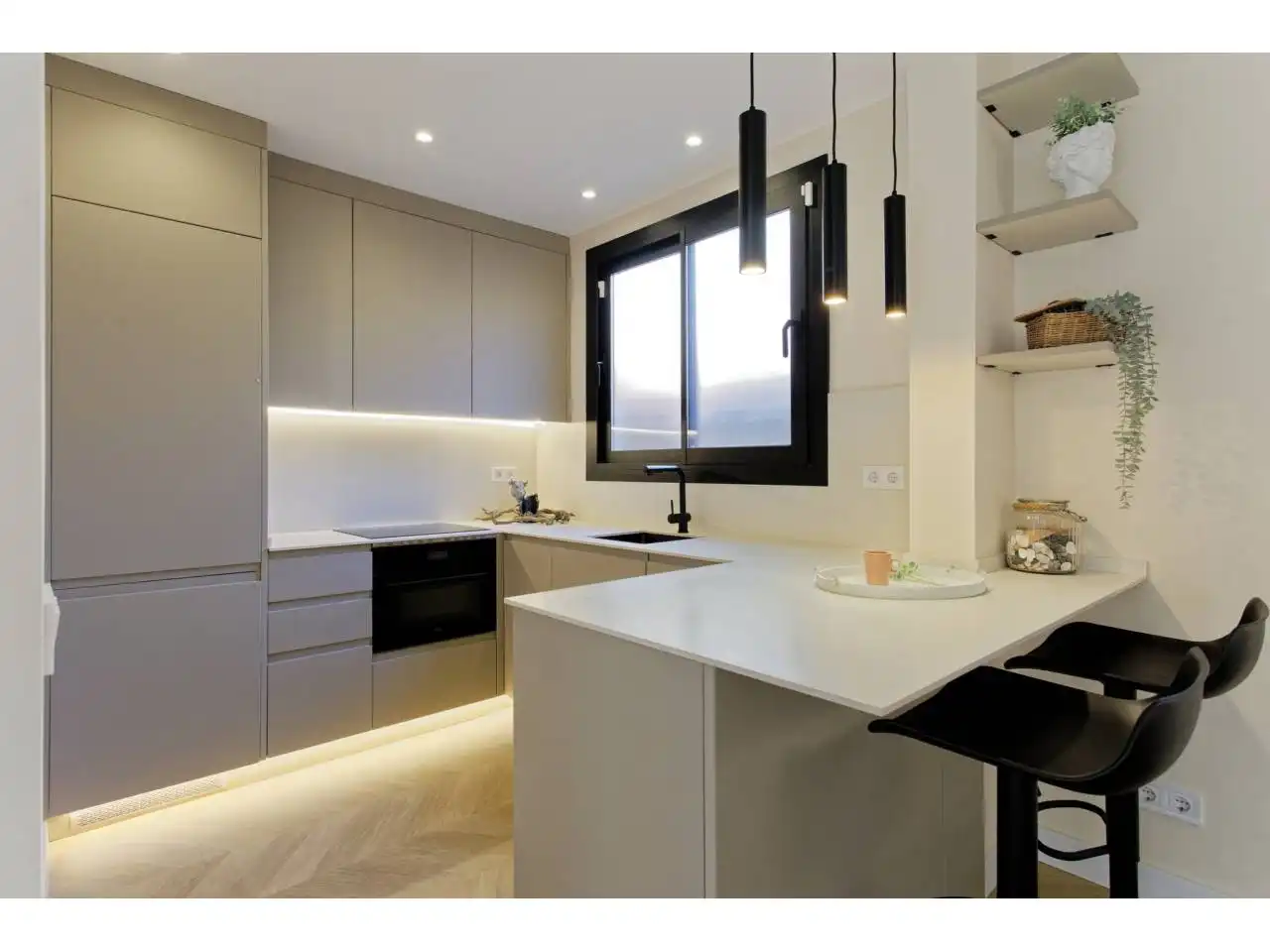 Cuina de Apartament en venda en Barcelona amb Aire condicionat, Calefacció i Parquet