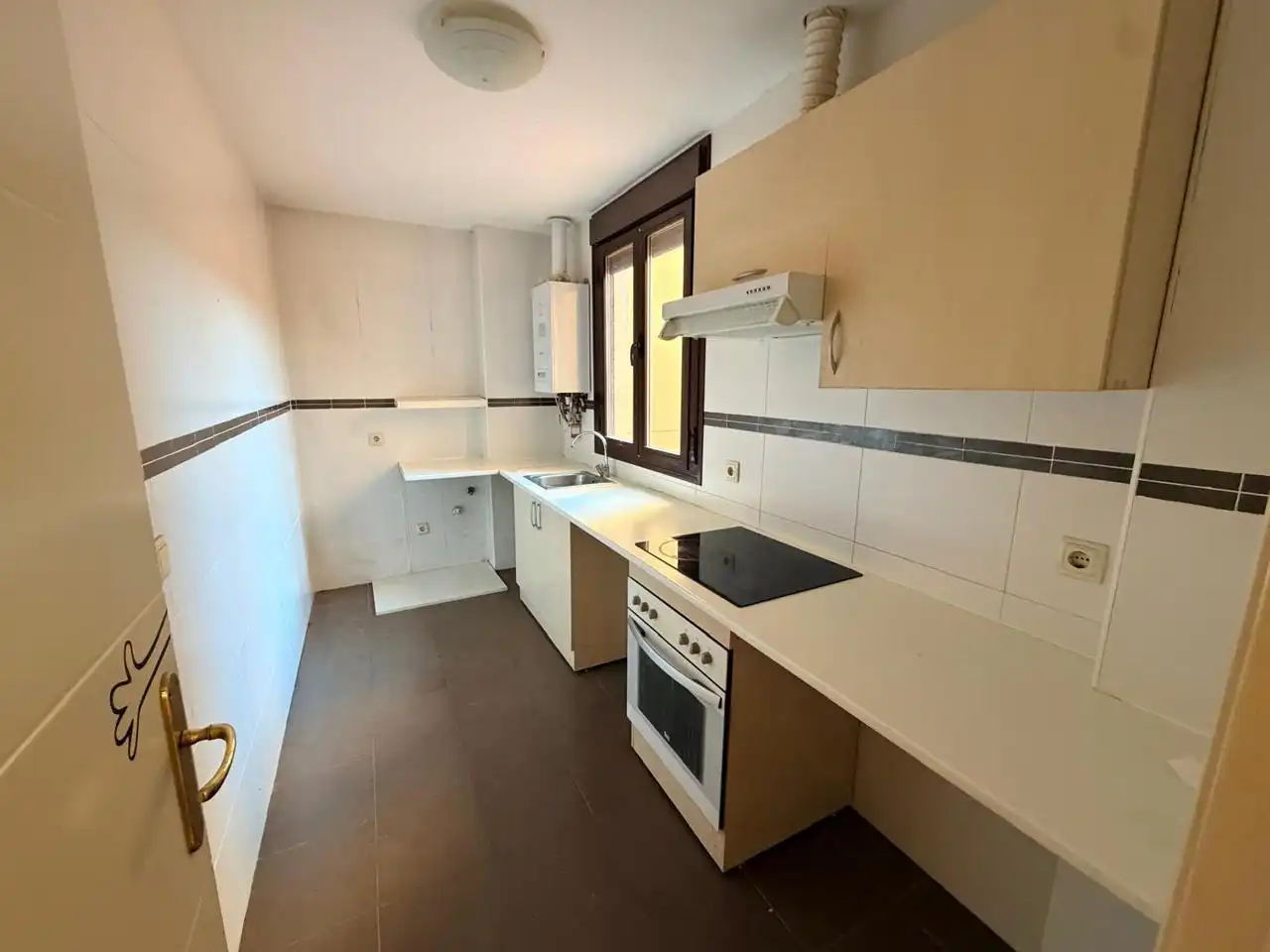 Küche von Erdgeschoss zum Verkauf in Tarancón mit Heizung, Terrasse und Abstellraum