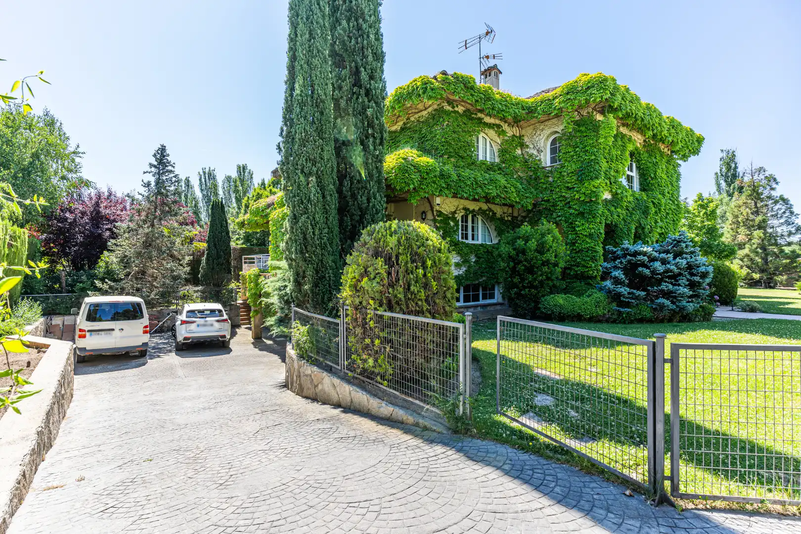 Garden of Houses for sale in Villanueva de la Cañada  with Heating, Private garden and Swimming Pool