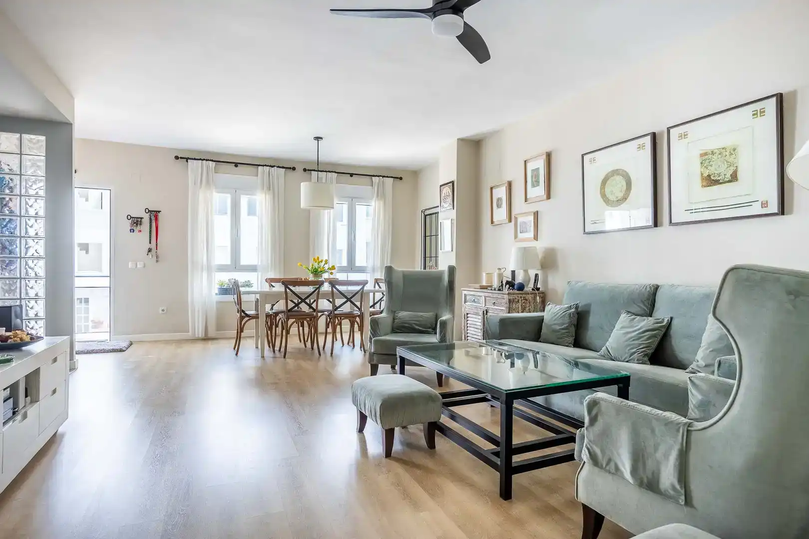 Sala d'estar de Dúplex en venda en  Sevilla Capital amb Aire condicionat