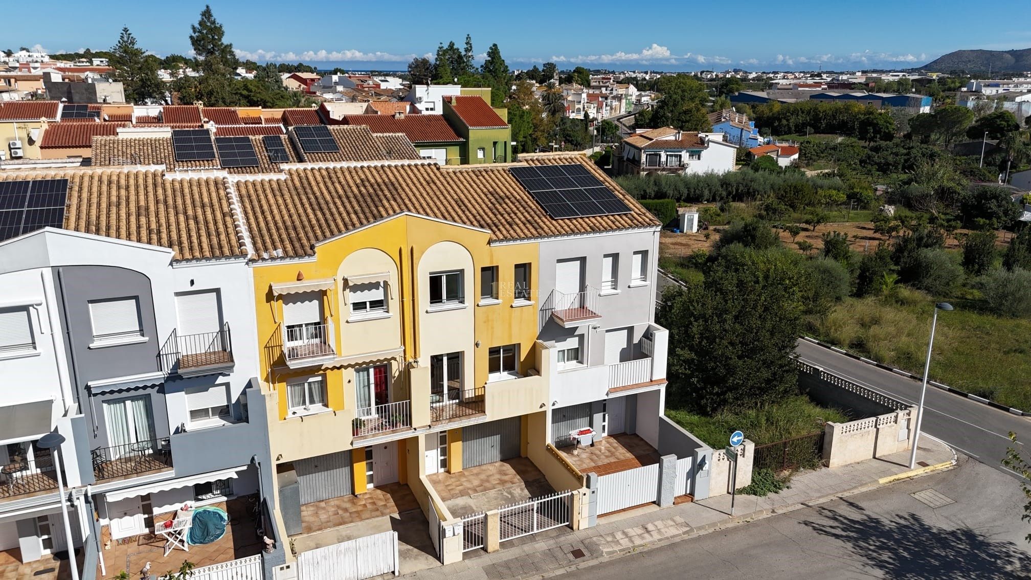 Vista exterior de Casa adosada en venta en Beniarbeig con Calefacción, Terraza y Trastero