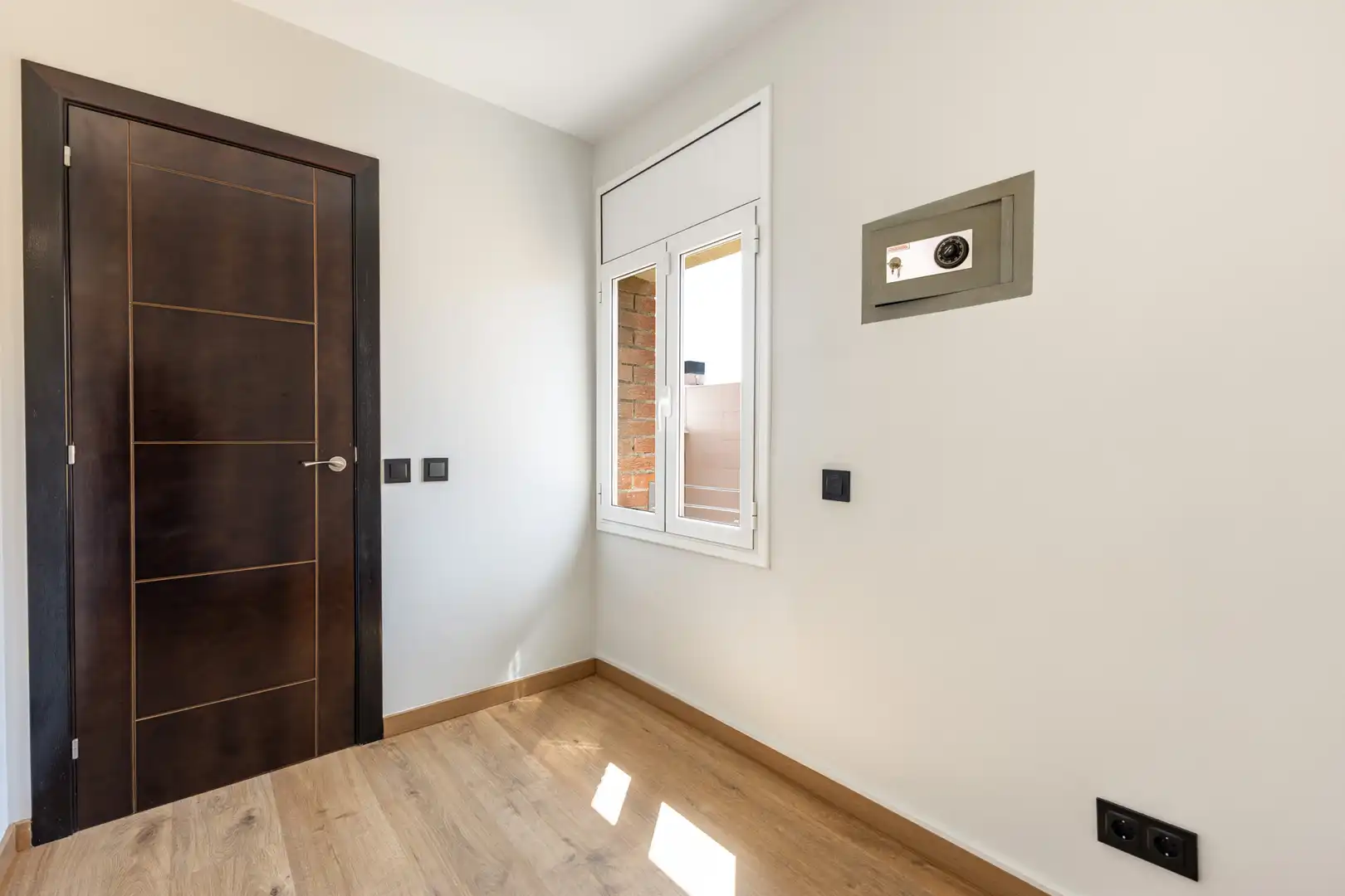 Wohnung zum Verkauf in Barcelona mit Klimaanlage, Heizung und Parkett