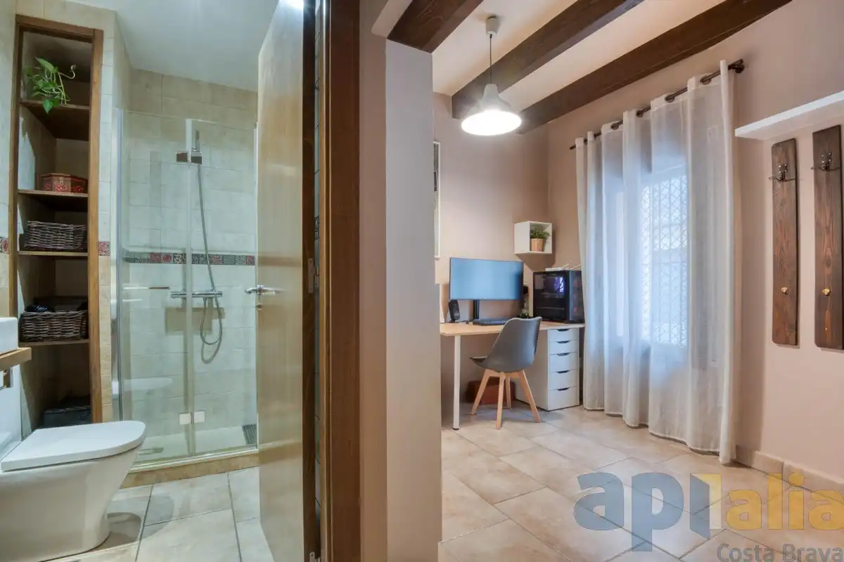 Habitación de Casa adosada en venta en Sant Feliu de Guíxols con Calefacción, Jardín privado y Terraza