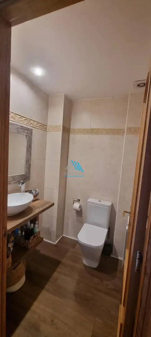 Badezimmer von Einfamilien-Reihenhaus zur Miete in Sant Feliu de Guíxols mit Klimaanlage, Heizung und Parkett