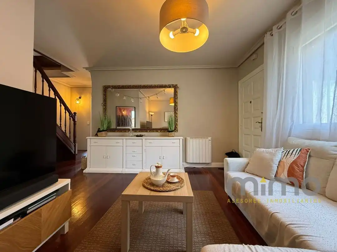 Sala de estar de Dúplex en venta en Errenteria con Calefacción, Trastero y Balcón