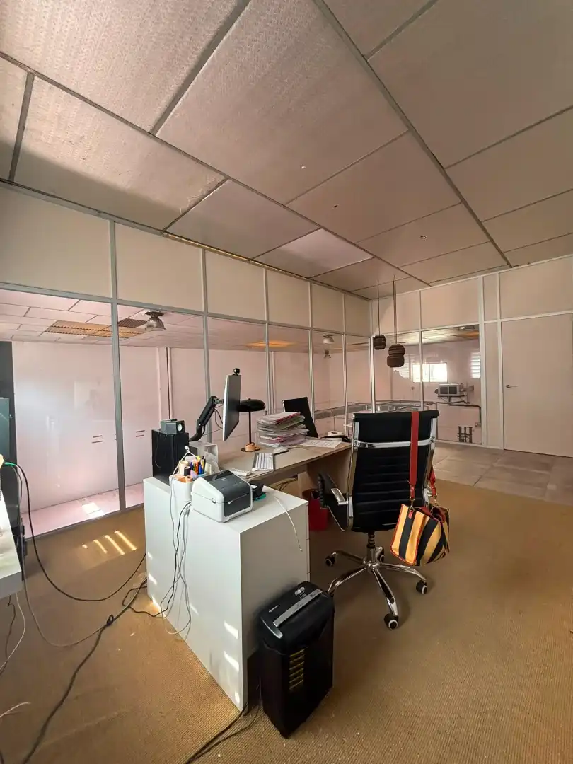 Nave industrial de alquiler en Banyoles