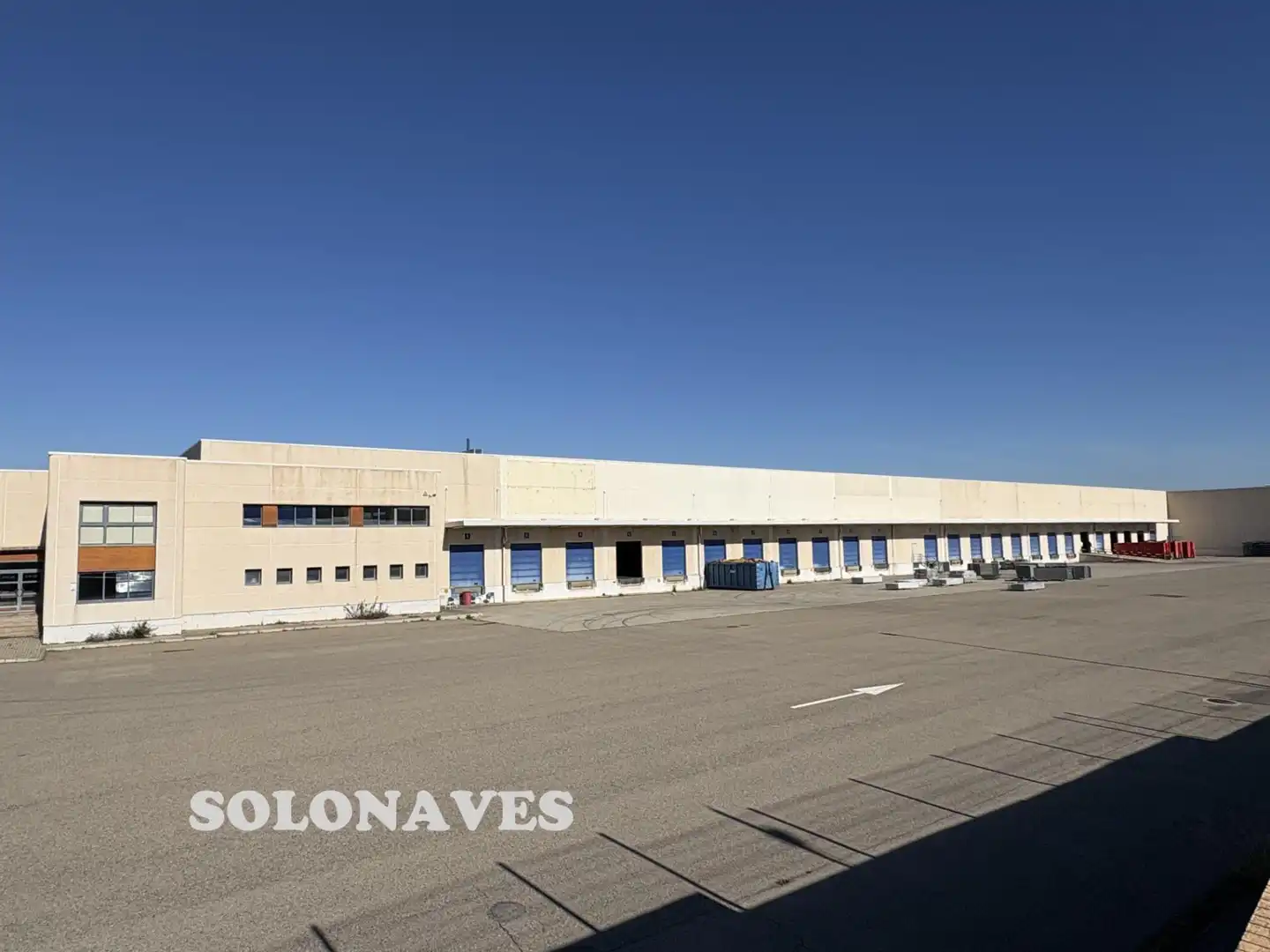 Vista exterior de Nau industrial de lloguer en La Muela