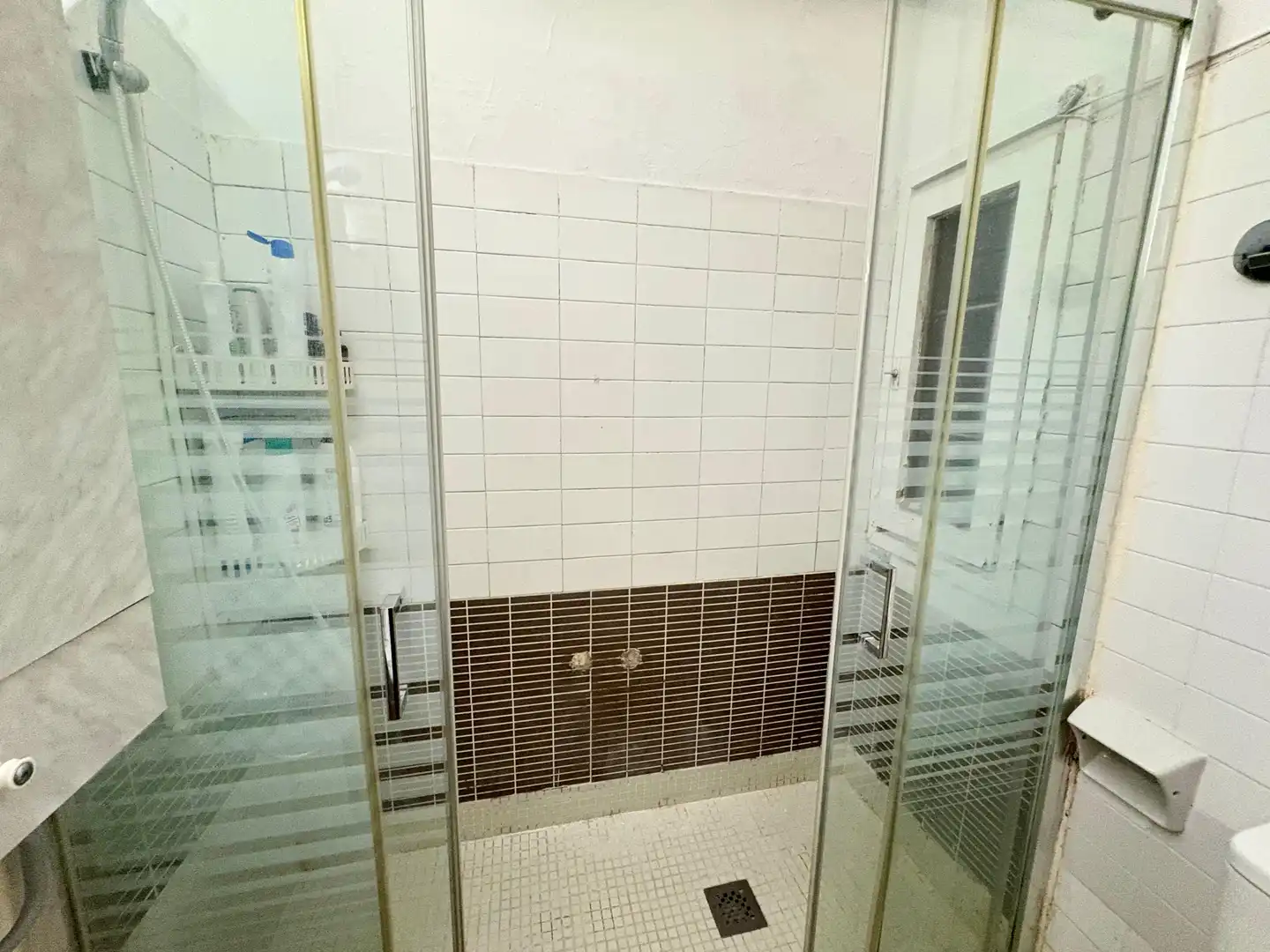 Bany de Pis en venda en Barcelona amb Balcó